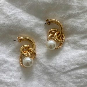 Zara Pearl Earring